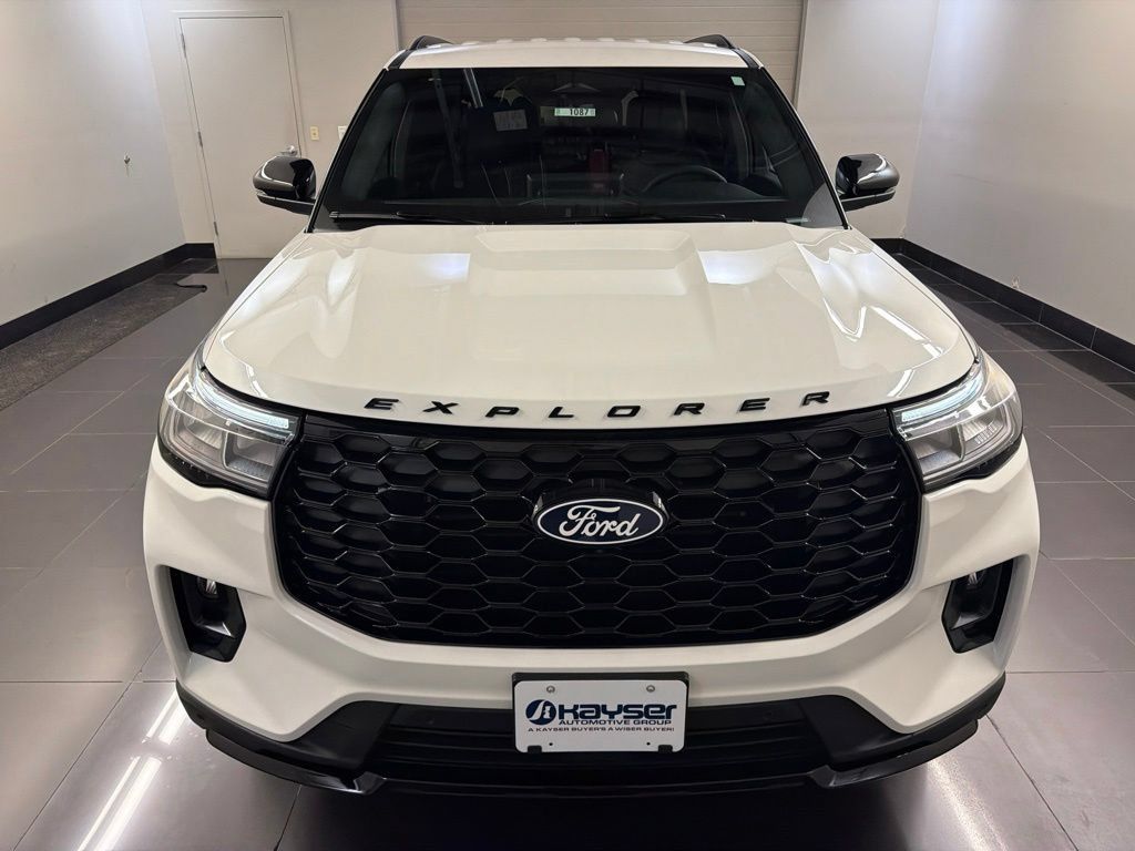 New 2027 Ford Explorer ST-Line AWD/4WD image 2