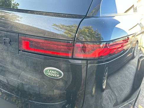 Used 2023 Land Rover Range Rover Sport SE image 7