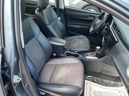Used 2018 Toyota Corolla SE FWD image 19