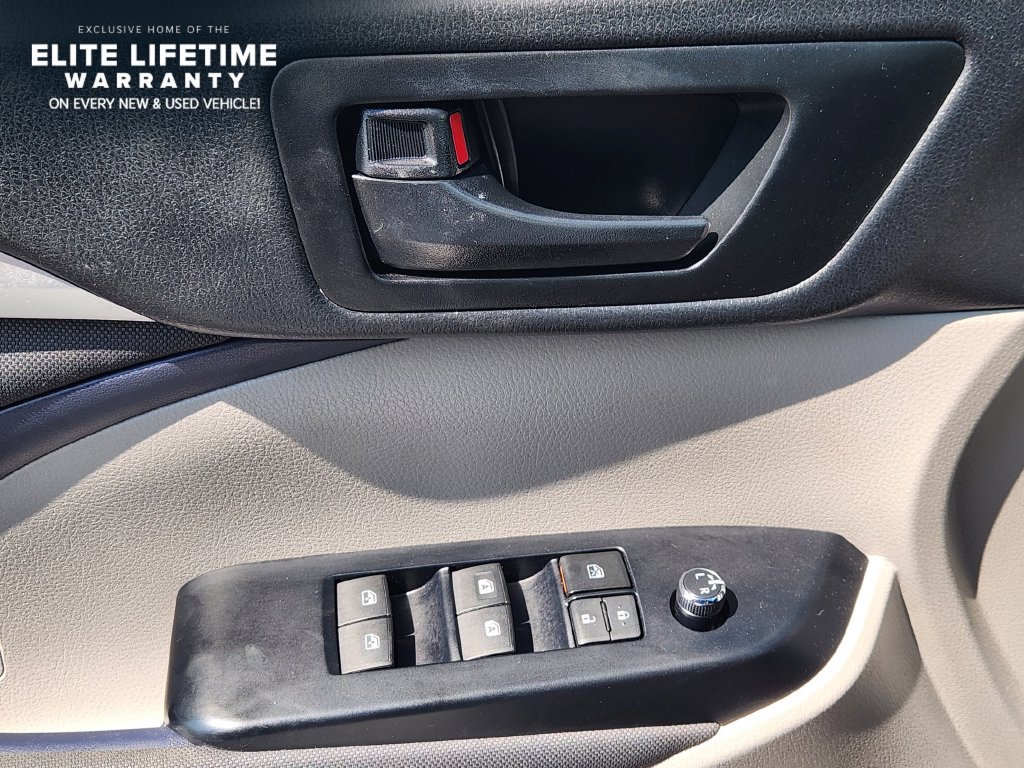 Used 2019 Toyota Highlander LE FWD image 22