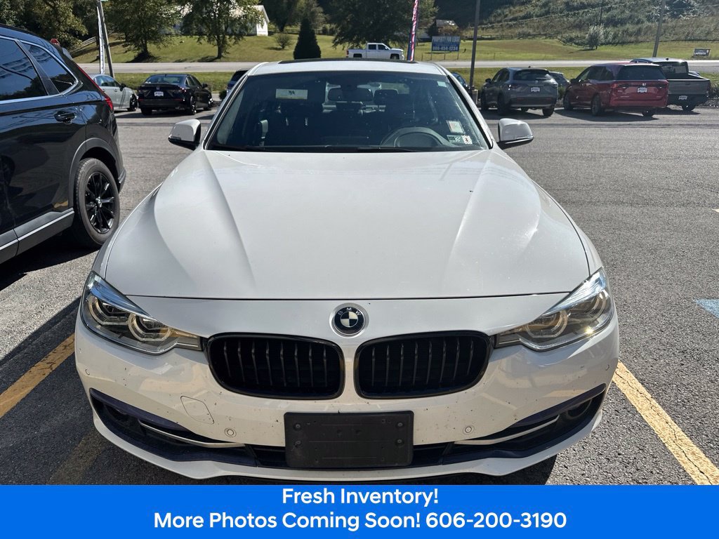 Used 2018 BMW 330i xDrive Sedan AWD/4WD image 7