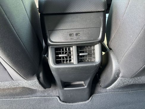 Used 2025 Chevrolet Equinox LT FWD image 22