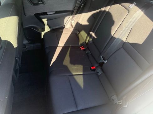 Used 2023 Nissan Rogue S AWD/4WD image 28