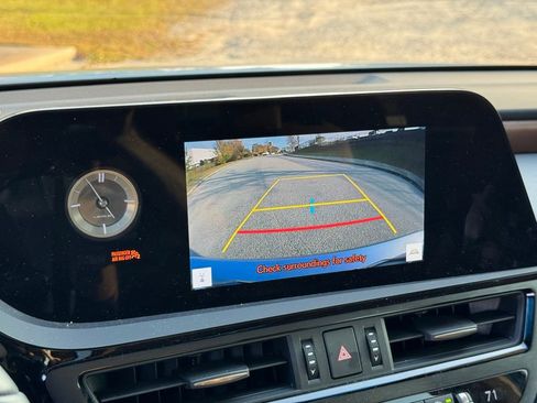 Certified 2024 Lexus ES 350 w/ Premium Package image 36