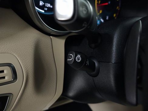 Used 2020 Mercedes-Benz C 300 4MATIC Sedan image 21