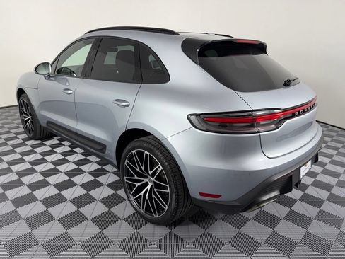 Certified 2024 Porsche Macan AWD/4WD image 3