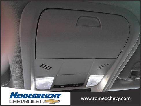 Used 2023 GMC Terrain SLE w/ Driver Convenience Package image 31