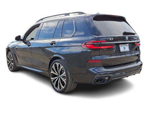 Used 2025 BMW X7 M60i image 4