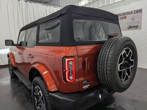 Used 2023 Ford Bronco Outer Banks image 9