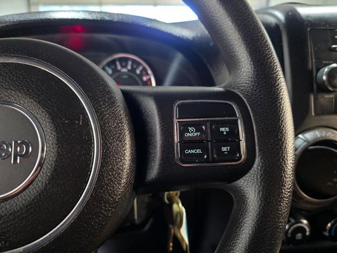 Used 2011 Jeep Wrangler Sport AWD/4WD image 26