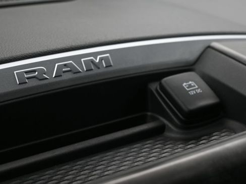 Used 2022 RAM 1500 Big Horn AWD/4WD image 16