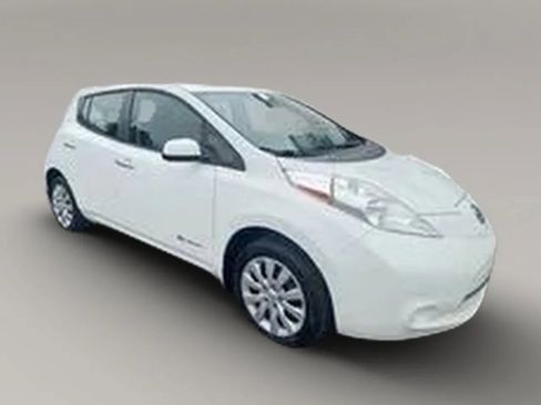 Used 2015 Nissan Leaf S w/ Charge Package FWD image 4