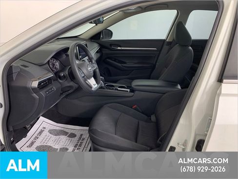 Used 2023 Nissan Altima 2.5 SV image 9