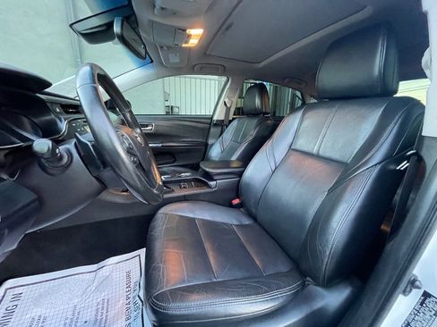 Used 2017 Toyota Avalon Touring image 11