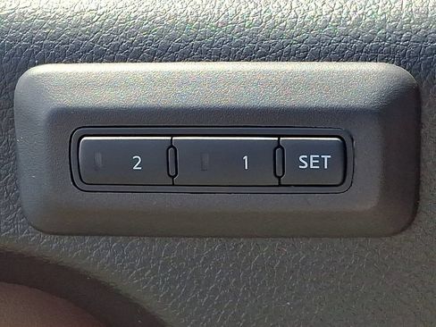 Used 2021 Nissan Titan Platinum Reserve w/ Moonroof Package AWD/4WD image 30
