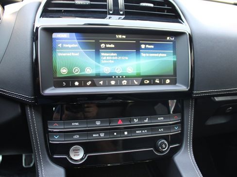 Used 2020 Jaguar F-PACE S image 20