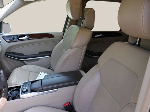 Used 2014 Mercedes-Benz GL 550 4MATIC image 13