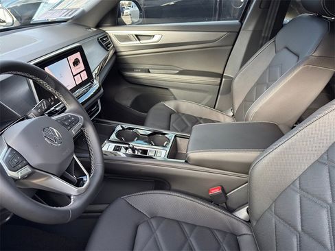 New 2026 Volkswagen Atlas Cross Sport SE image 12