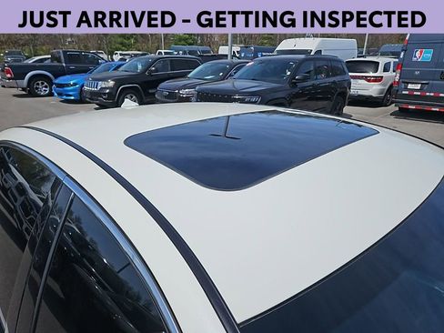 Used 2018 INFINITI Q50 Luxe w/ Essential Package (3.0T Luxe) image 9