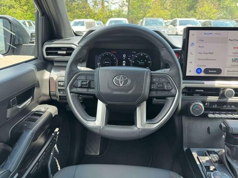 Used 2024 Toyota Tacoma TRD Off-Road AWD/4WD image 21