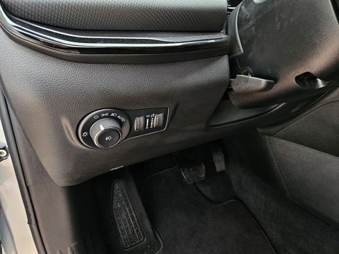 New 2026 Jeep Compass Latitude AWD/4WD image 17