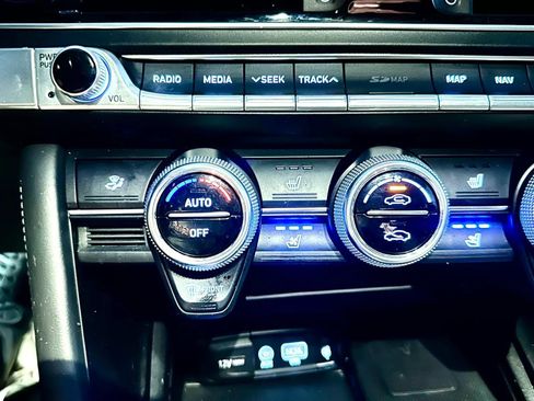 Used 2019 Genesis G70 2.0T Advanced w/ Sport Package RWD image 24