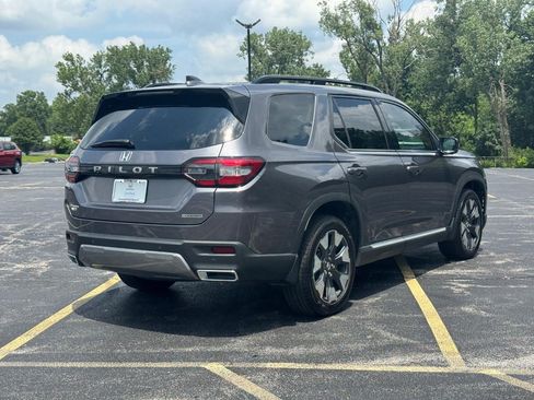 Certified 2026 Honda Pilot Touring image 4