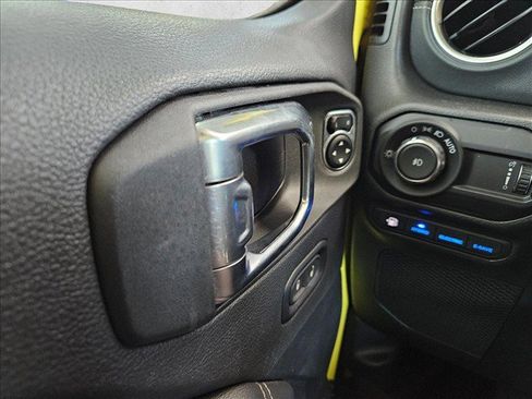Used 2023 Jeep Wrangler Unlimited Sahara AWD/4WD image 25