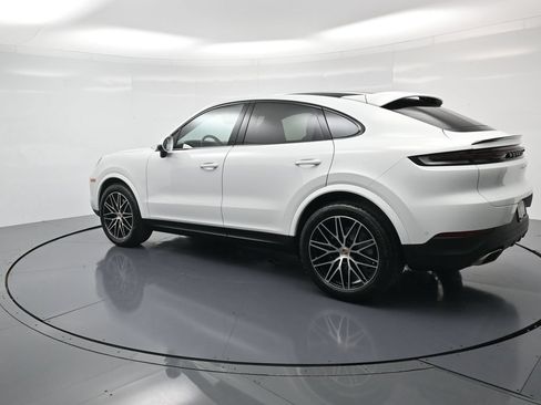 Certified 2026 Porsche Cayenne Coupe AWD/4WD image 3