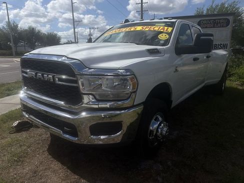 Used 2024 RAM 3500 Tradesman w/ Chrome Appearance Group AWD/4WD image 15