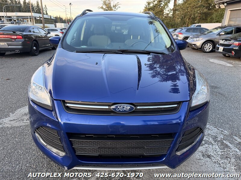 Used 2016 Ford Escape SE w/ Equipment Group 201A AWD/4WD image 2