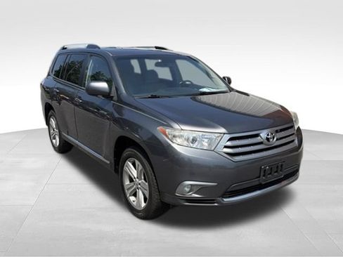 Used 2013 Toyota Highlander Limited AWD/4WD image 26