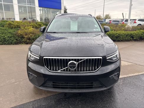 Certified 2023 Volvo XC40 B5 Plus w/ Driver Assist Package AWD/4WD image 3