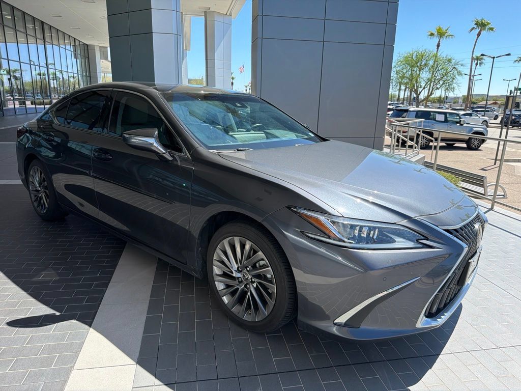 Used 2024 Lexus ES 350 w/ Technology Package FWD image 2