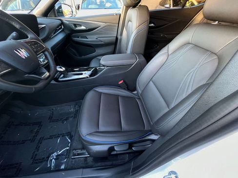 Used 2025 Buick Envista Sport Touring image 27