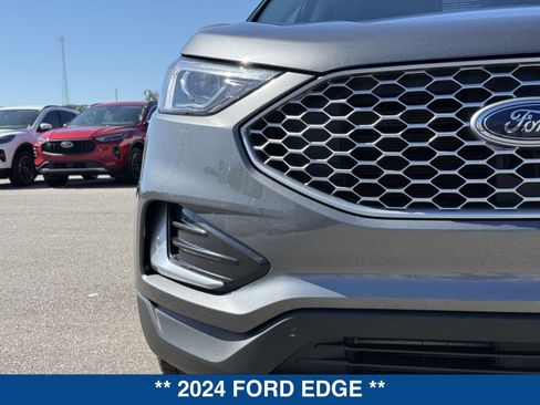 Certified 2024 Ford Edge SEL image 9