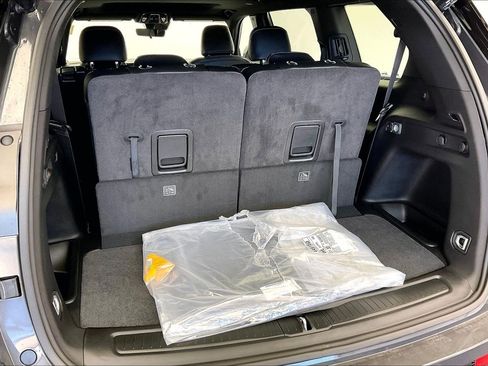 New 2025 Jeep Grand Cherokee L Altitude image 11