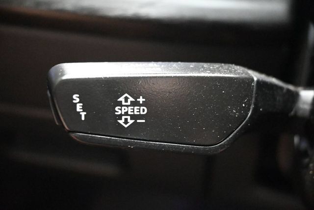 Used 2022 Audi Q8 Premium AWD/4WD image 27