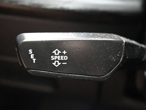 Used 2022 Audi Q8 Premium AWD/4WD image 27