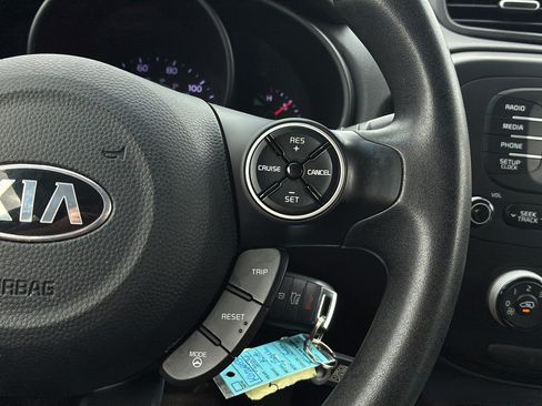 Used 2014 Kia Soul + FWD image 25