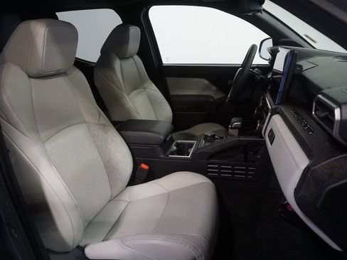 Certified 2025 Toyota Tacoma Limited AWD/4WD image 25