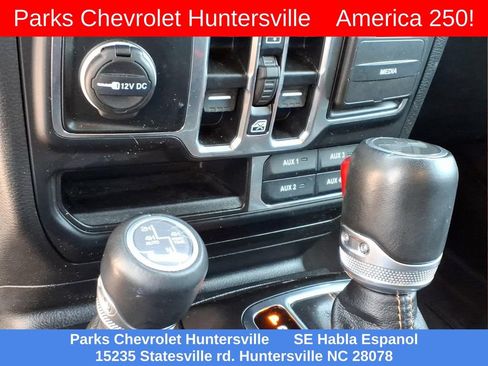 Used 2023 Jeep Wrangler Unlimited Sahara AWD/4WD image 9
