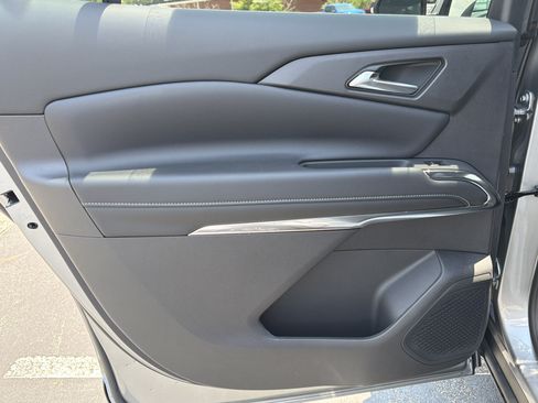New 2026 Chevrolet Traverse LT w/ Driver Confidence Package FWD image 23
