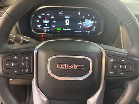 Used 2024 GMC Yukon XL SLT w/ SLT Luxury Package AWD/4WD image 14