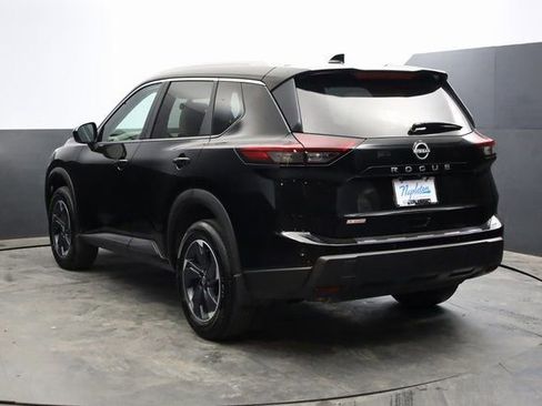 Used 2025 Nissan Rogue SV w/ SV Premium Package image 6