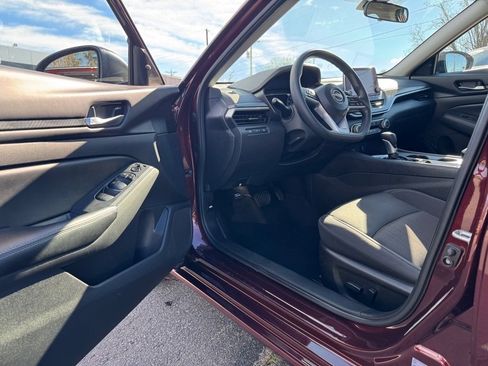 Certified 2025 Nissan Altima 2.5 SV image 13