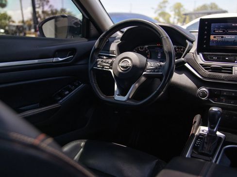 Used 2024 Nissan Altima 2.5 SR w/ SR Premium Package FWD image 35
