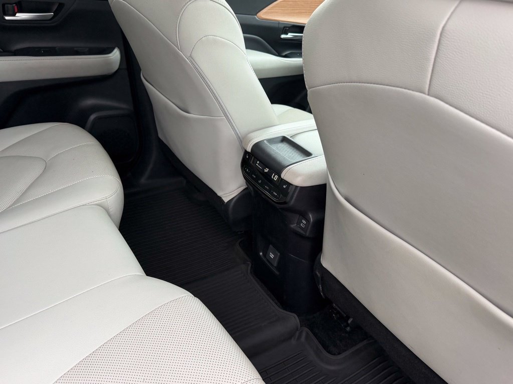 Used 2024 Toyota Grand Highlander AWD Hybrid image 43