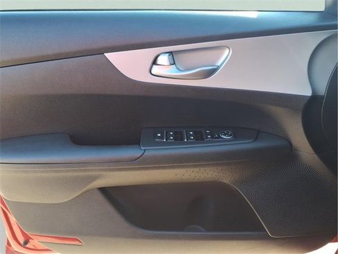 Used 2023 Kia Forte LXS image 17