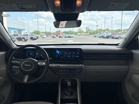 Used 2024 Hyundai Kona SEL AWD/4WD image 38